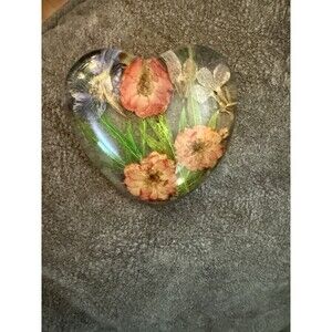 Vintage Heart shaped paper weight with dried flower enclosed excellent shape